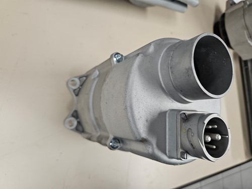 Alternator new aftermarked 28V  55amp ombouw naar DAF-825 leger met bosch regelaar -2