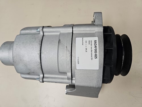 Alternator new aftermarked 28V  55amp ombouw naar DAF-825 leger met bosch regelaar 